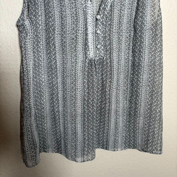 Loft Tank Top Women's Small V-Neck Sheer Lightweight Popover Shirt Printed - Picture 3 of 8